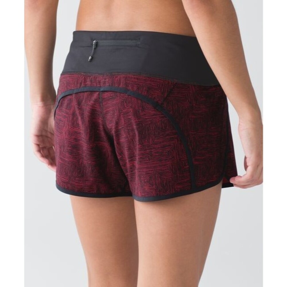 Lululemon Run Times Shorts Women's Size 8 Red Black Mini Maze Geometric Print